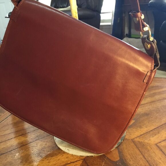 MustDe Cartier Classic Luxury Burgundy Leather Crossbody Bag Good Used Condition - Picture 5 of 16